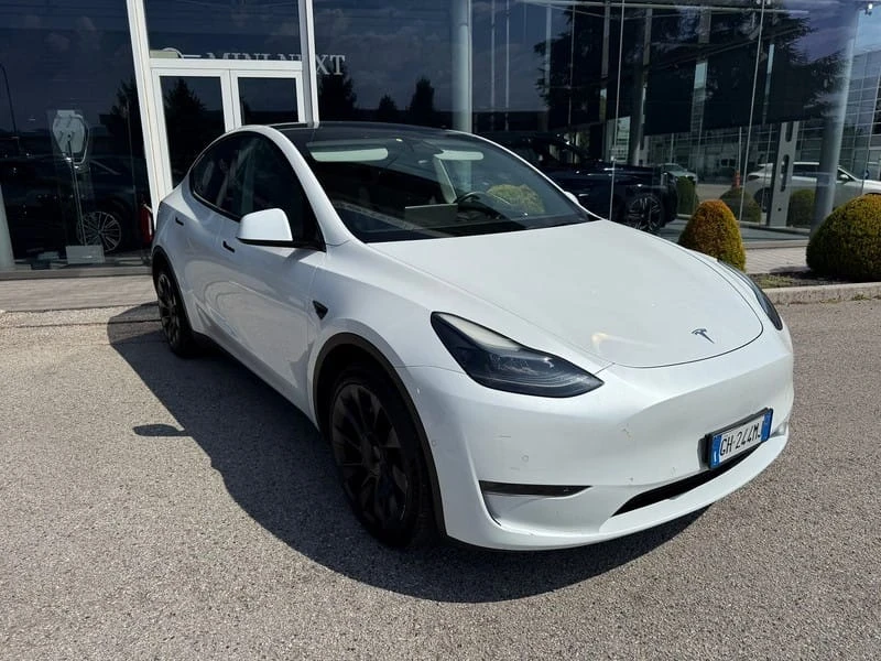 Tesla Model Y 2022 Long Range Dual Motor Европейска  139 хил км , снимка 3 - Автомобили и джипове - 56338059