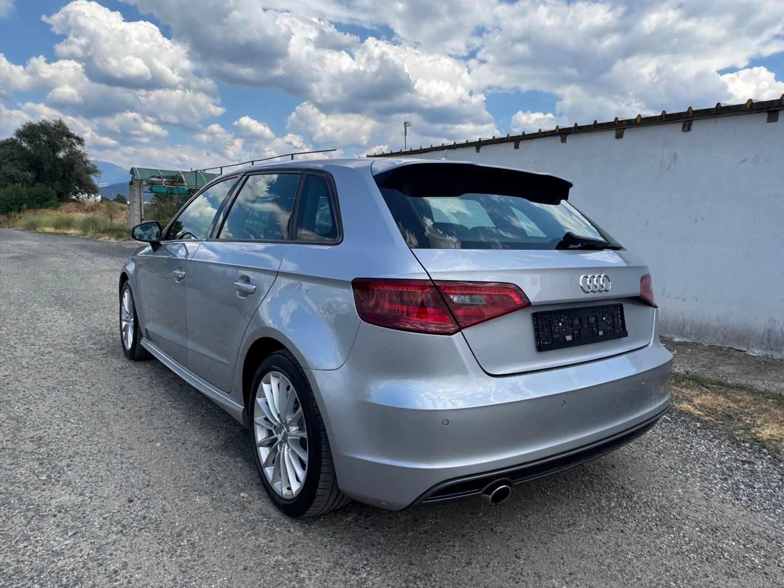 Audi A3 1.6 TDI * 3 x S-line* KEY LESS* TOP*  - изображение 7