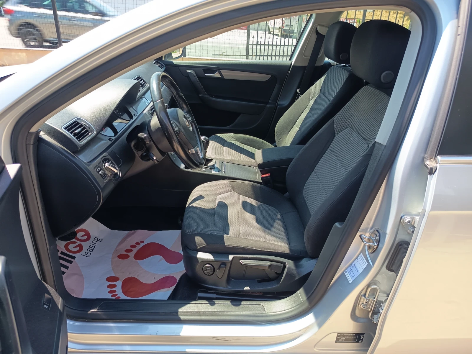VW Passat 1.6tdi, снимка 8 - Автомобили и джипове - 52886835