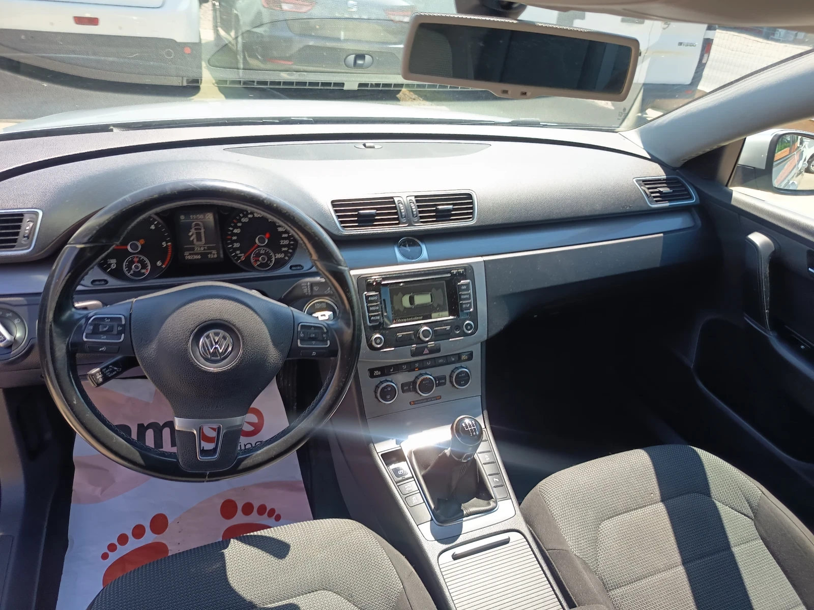 VW Passat 1.6tdi, снимка 11 - Автомобили и джипове - 52886835