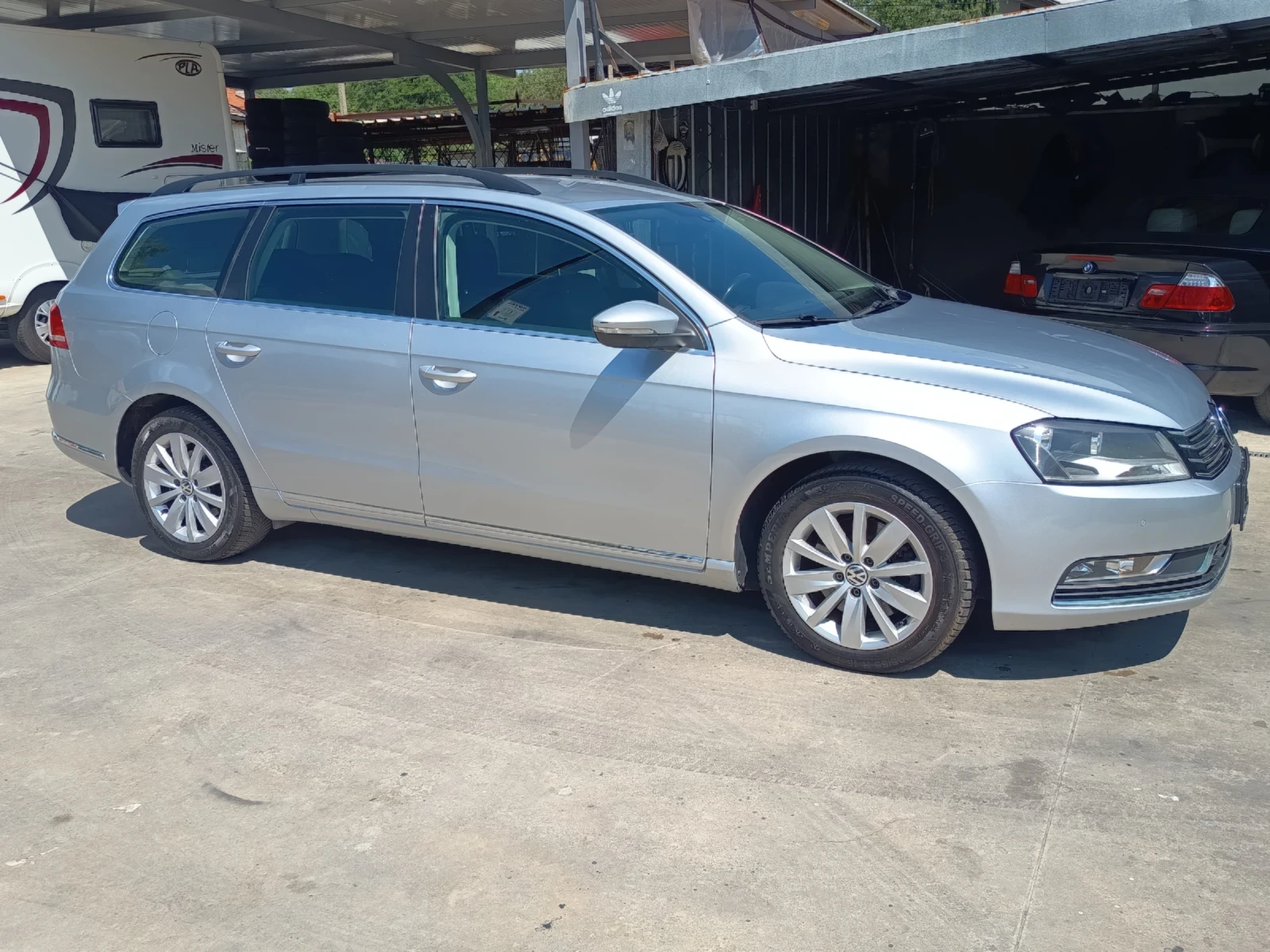VW Passat 1.6tdi, снимка 3 - Автомобили и джипове - 52886835