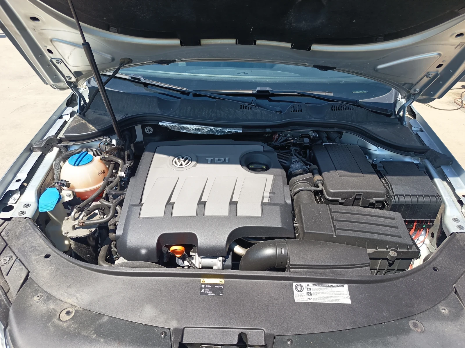 VW Passat 1.6tdi, снимка 12 - Автомобили и джипове - 52886835
