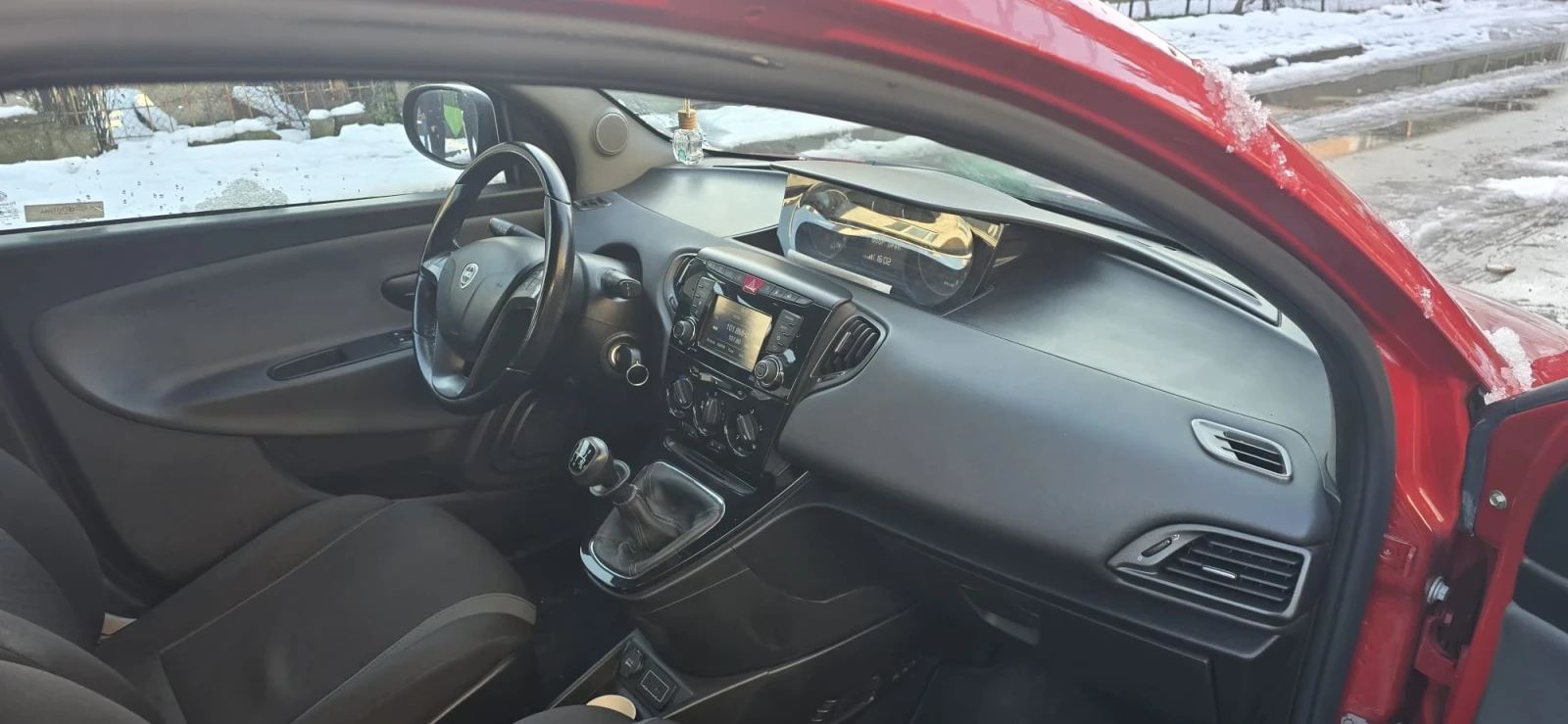 Lancia Ypsilon | Mobile.bg � ����������� 10