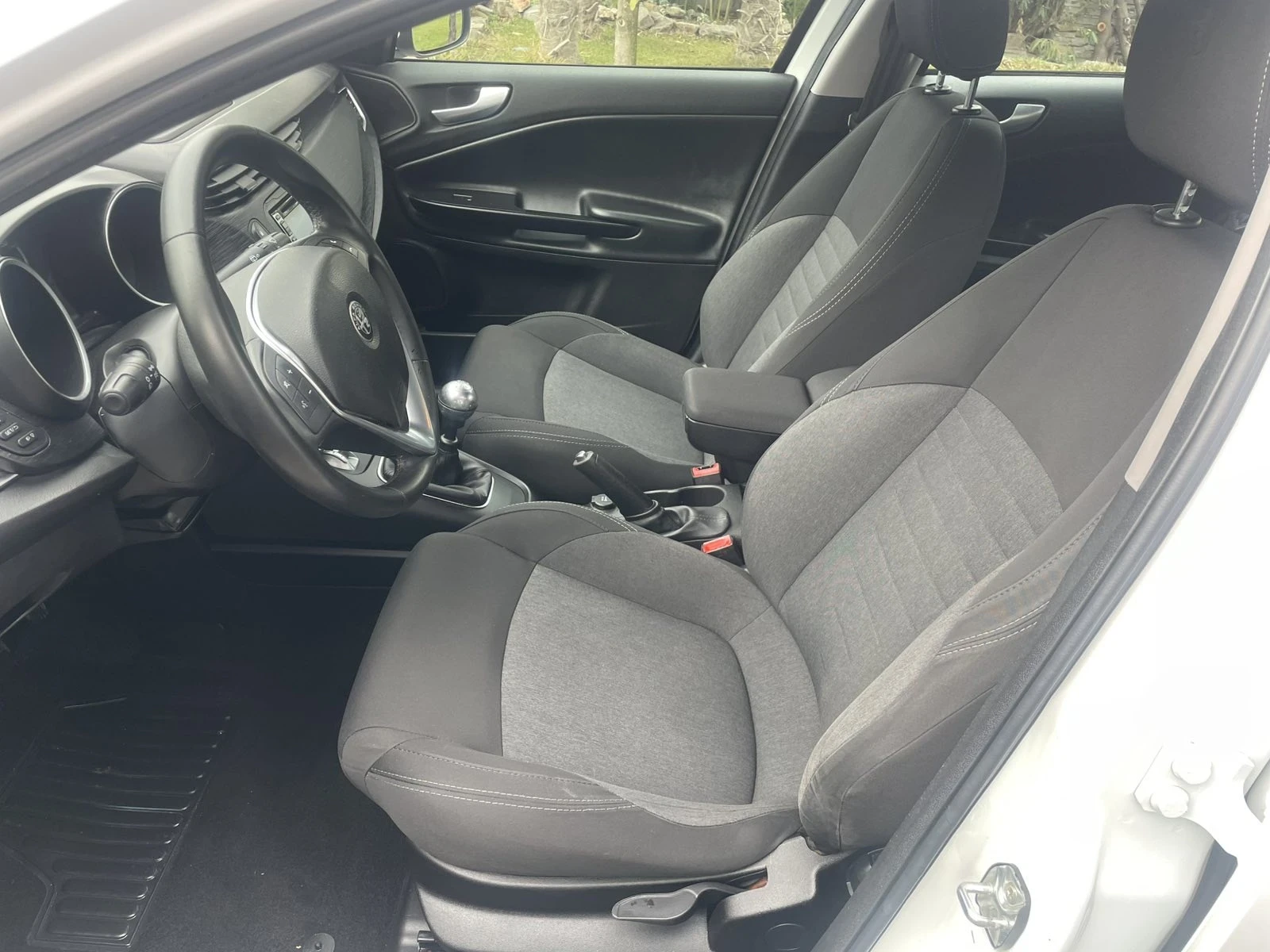 Alfa Romeo Giulietta 1.4T Euro 6 - изображение 10