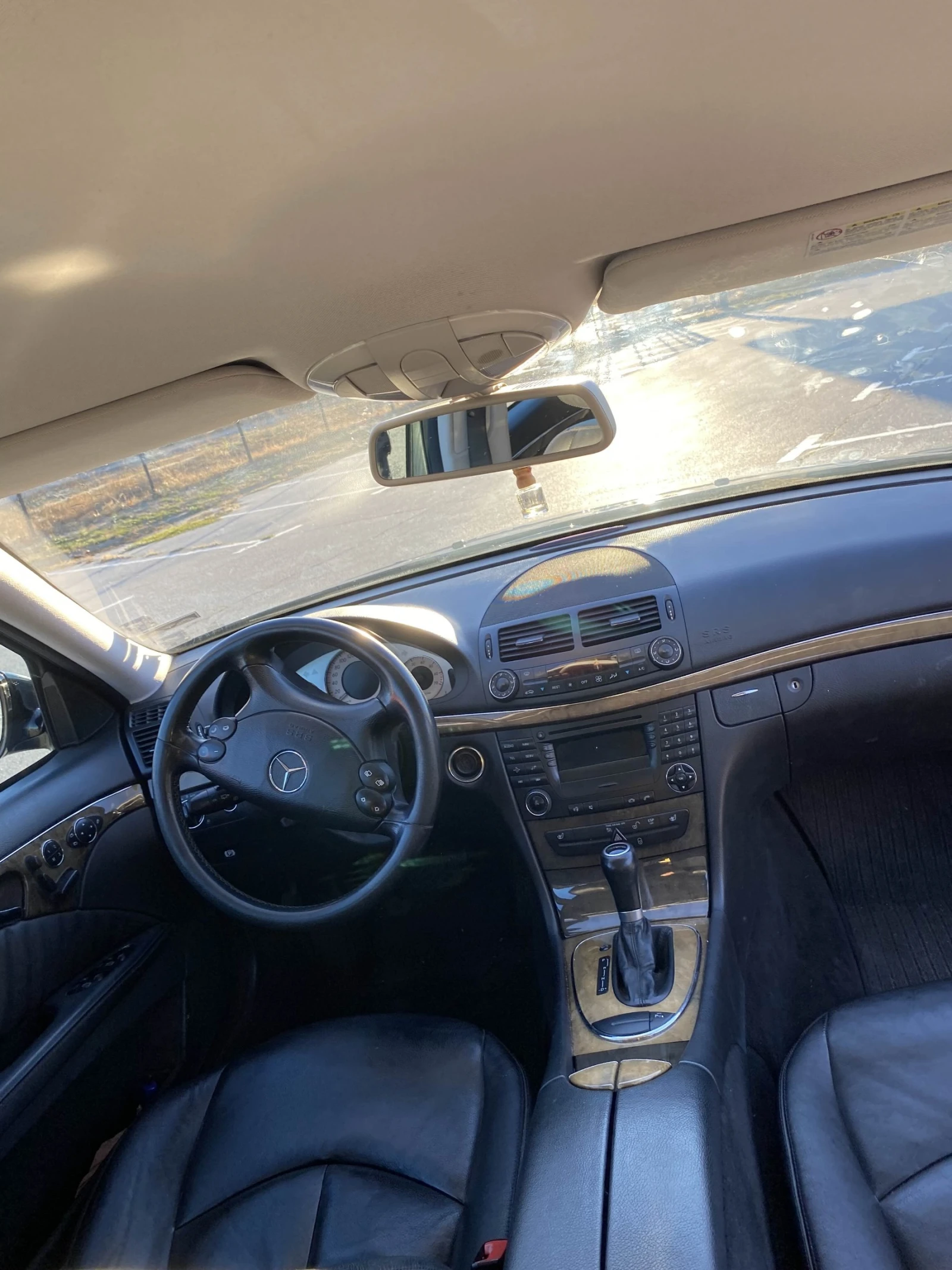 Mercedes-Benz E 280 LPG, снимка 4 - Автомобили и джипове - 53829296