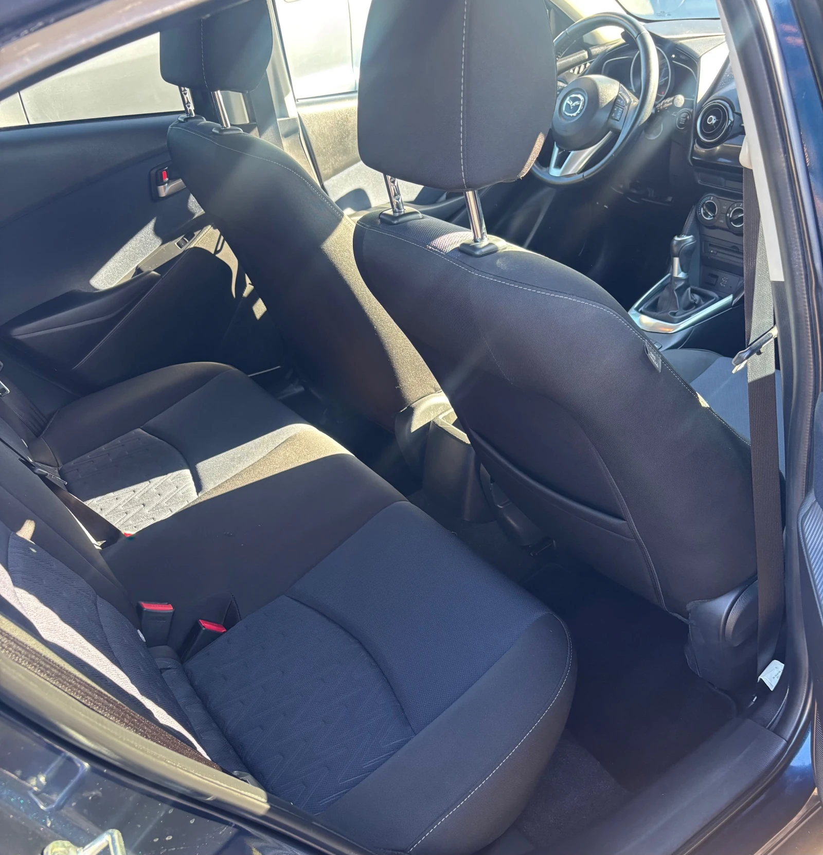 Mazda 2 1.5 D, снимка 13 - Автомобили и джипове - 54141882