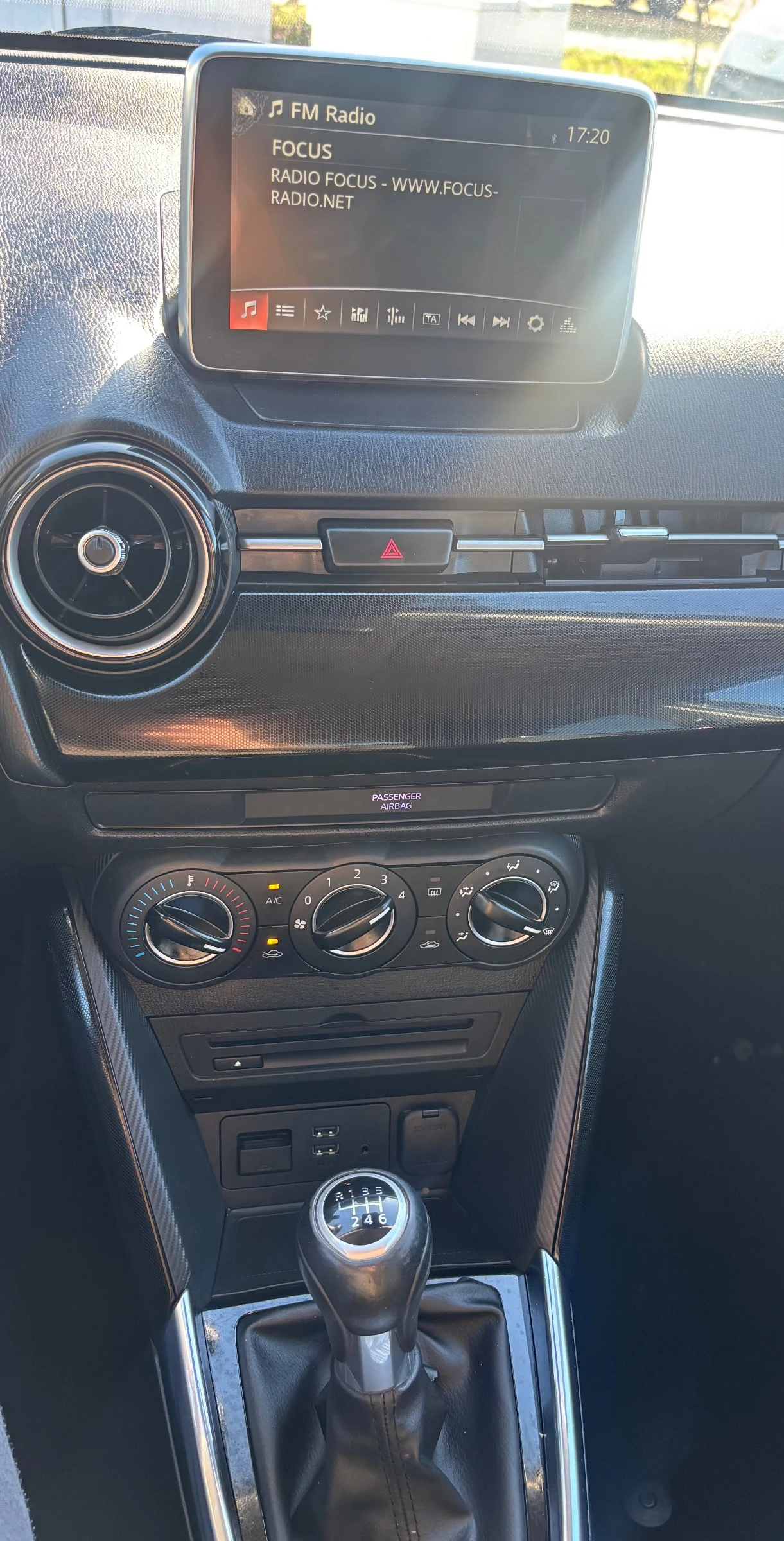 Mazda 2 1.5 D, снимка 10 - Автомобили и джипове - 54141882