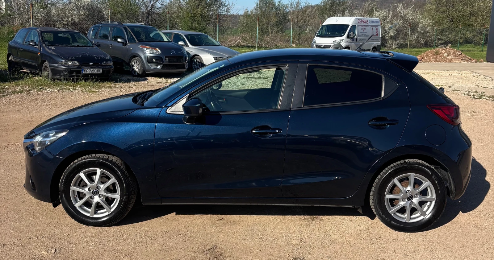 Mazda 2 1.5 D, снимка 4 - Автомобили и джипове - 54141882