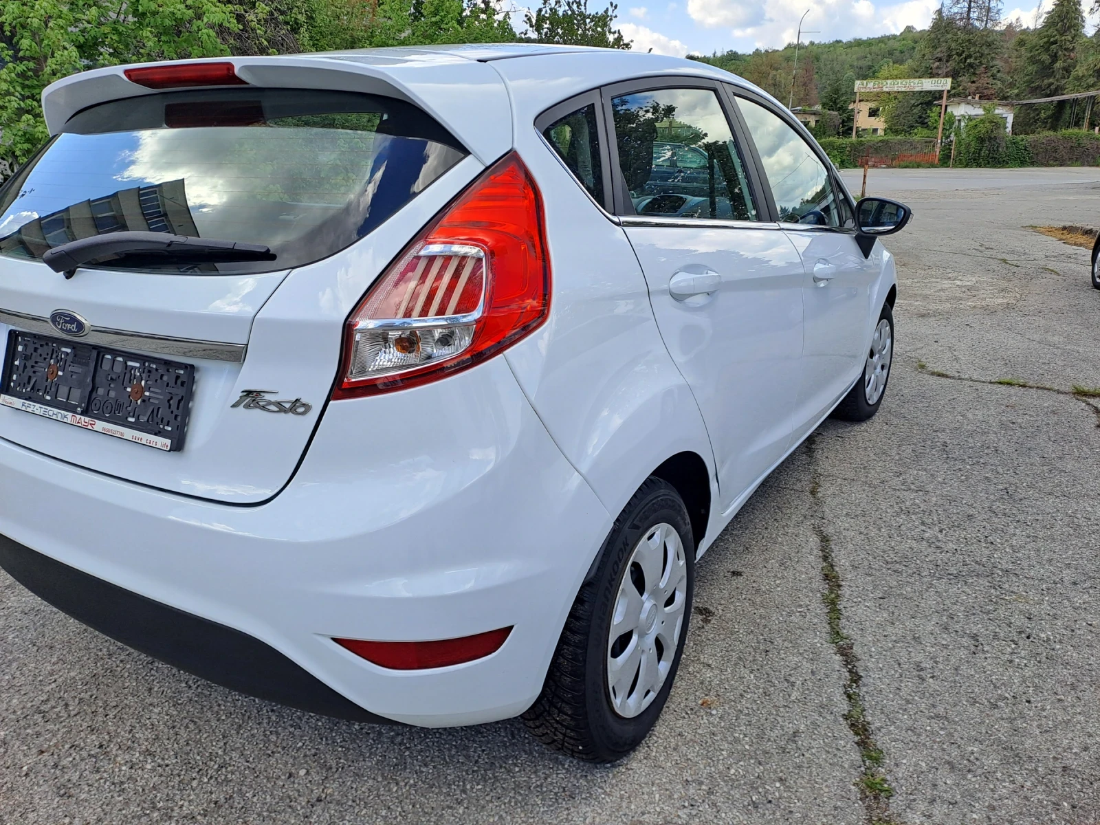 Ford Fiesta 1.0i титаниум, снимка 7 - Автомобили и джипове - 54383955