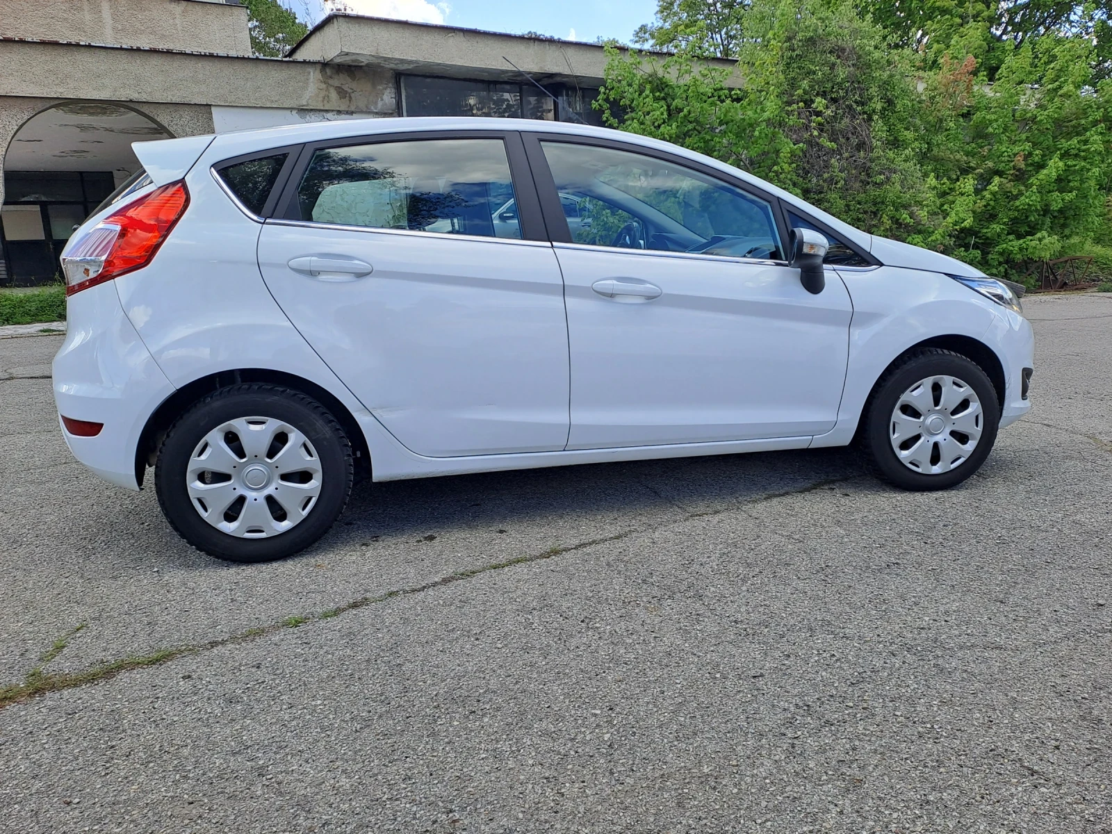 Ford Fiesta 1.0i титаниум, снимка 5 - Автомобили и джипове - 54383955