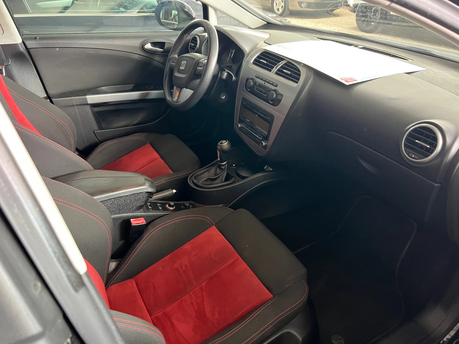 Seat Leon Германия перфект, снимка 8 - Автомобили и джипове - 54572115