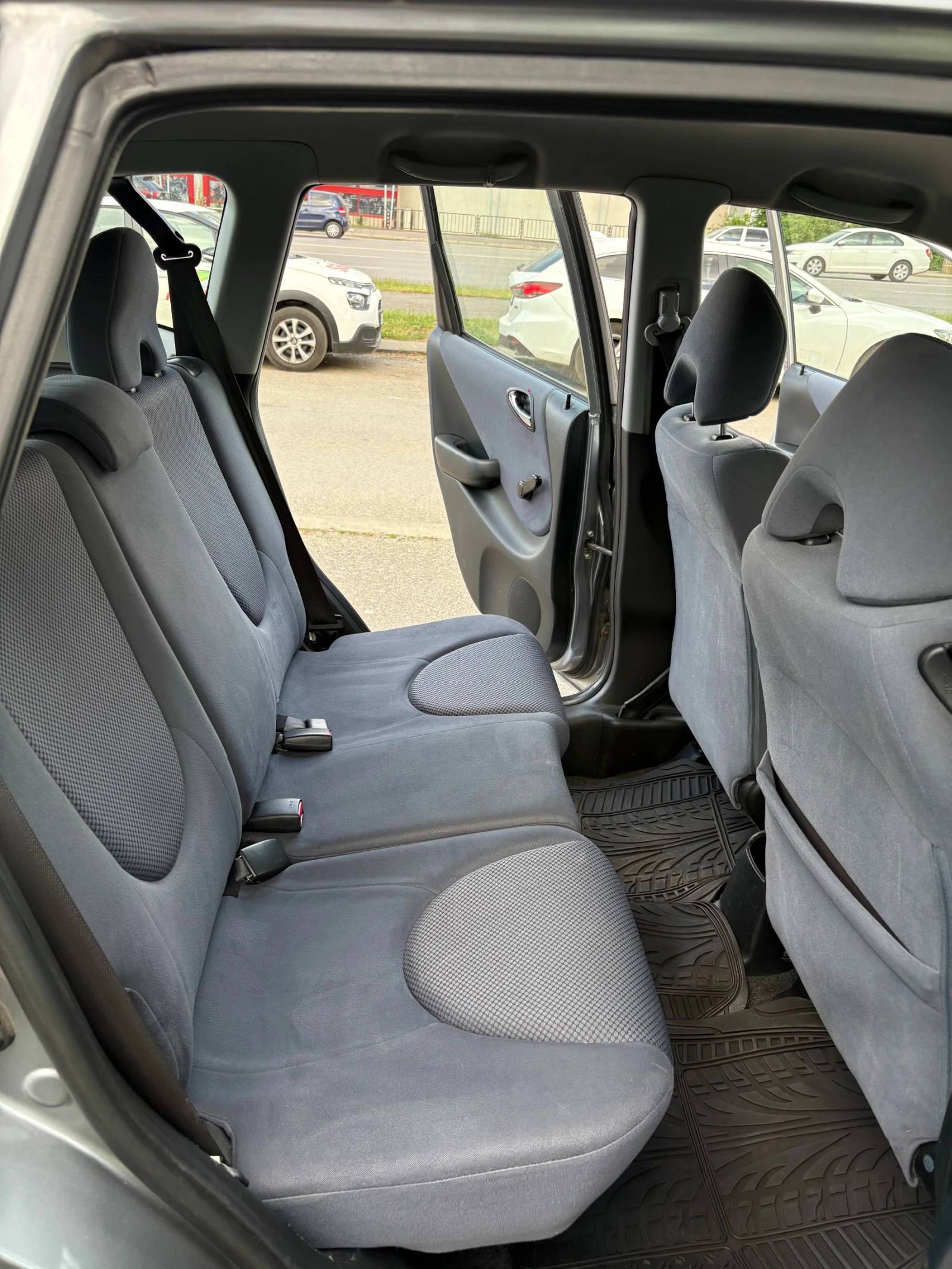 Honda Jazz 1.4 LS, снимка 11 - Автомобили и джипове - 54682895