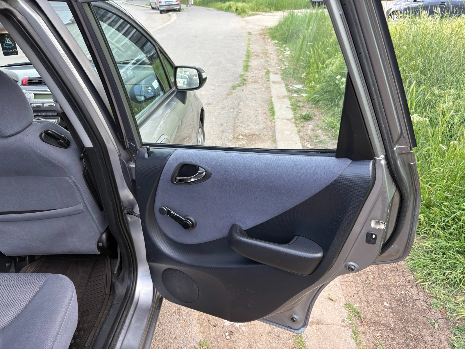 Honda Jazz 1.4 LS, снимка 9 - Автомобили и джипове - 54682895