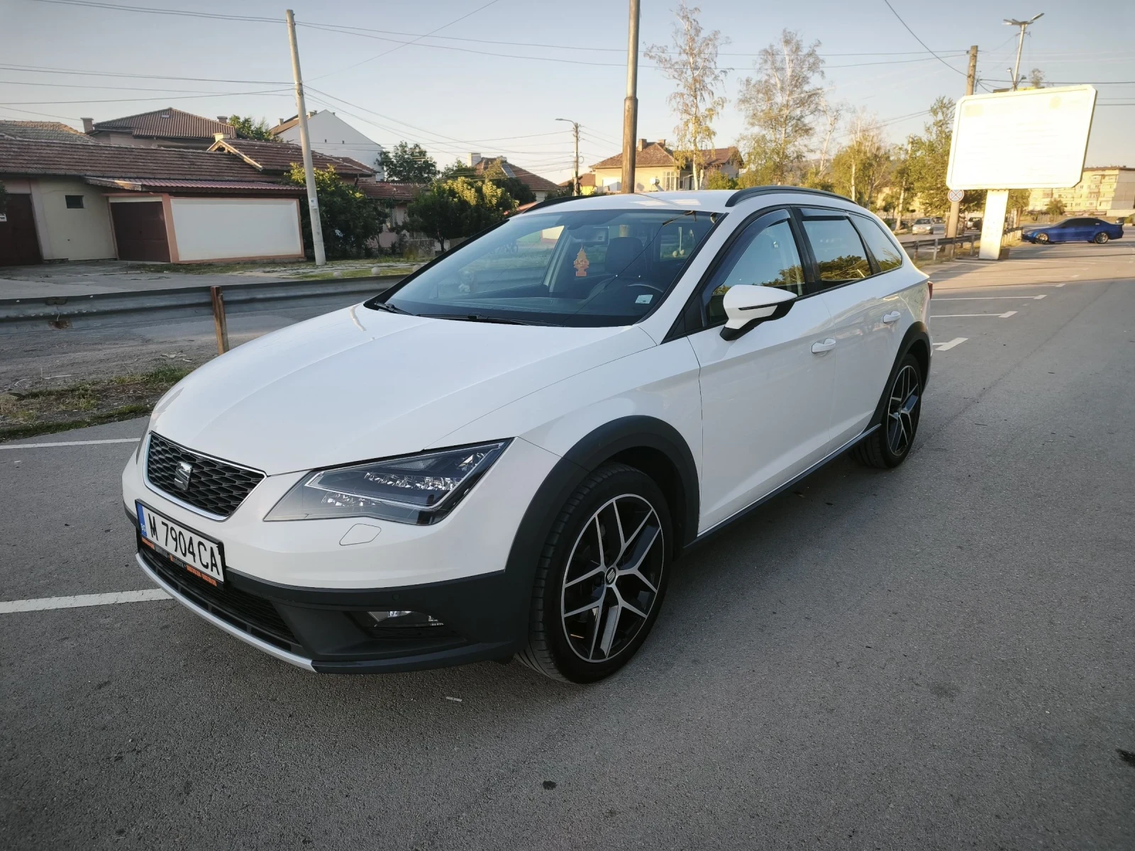 Seat Leon 2.0TDi XPerience 4Drive, снимка 2 - Автомобили и джипове - 55225522