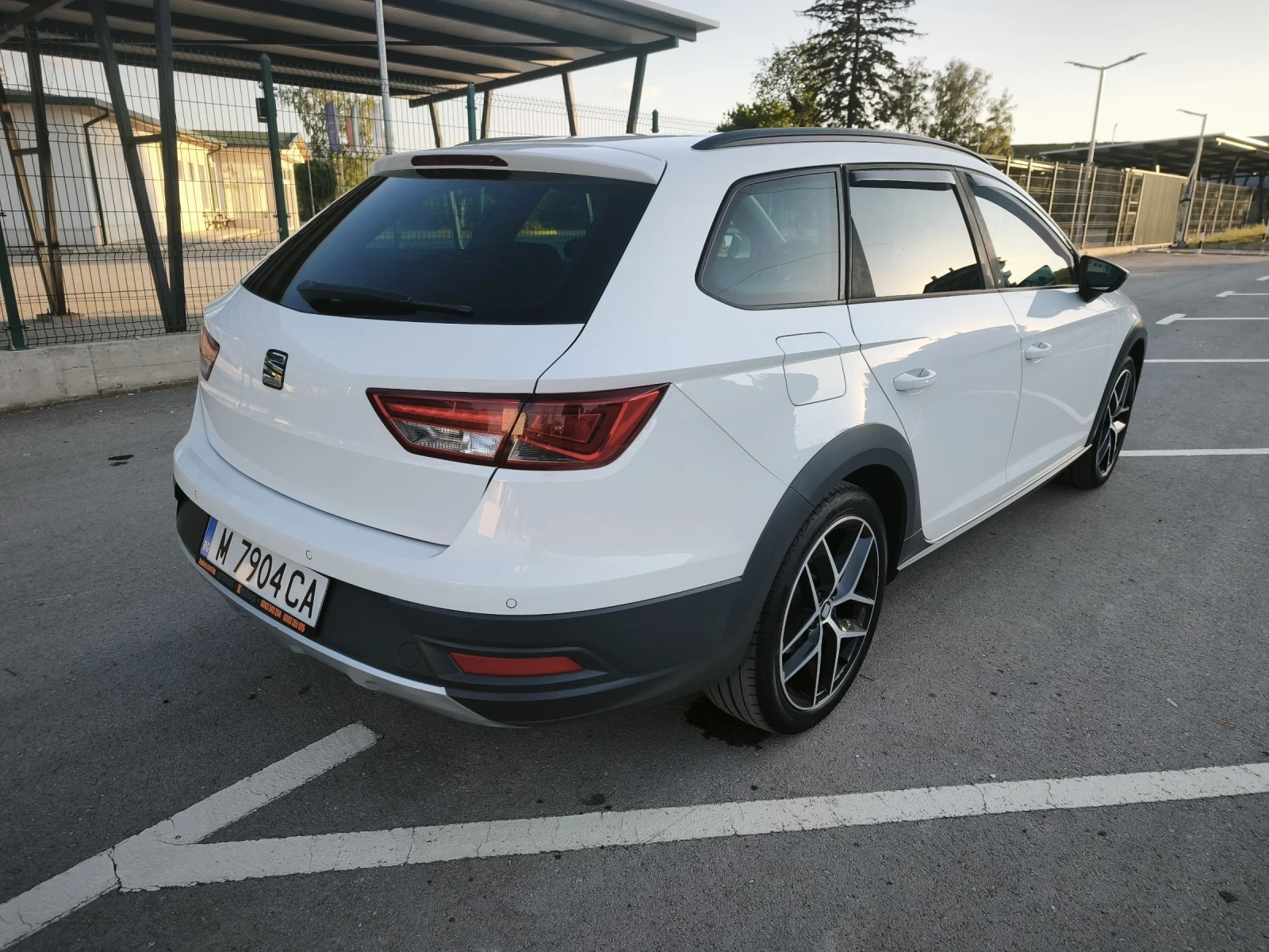 Seat Leon 2.0TDi XPerience 4Drive, снимка 4 - Автомобили и джипове - 55225522