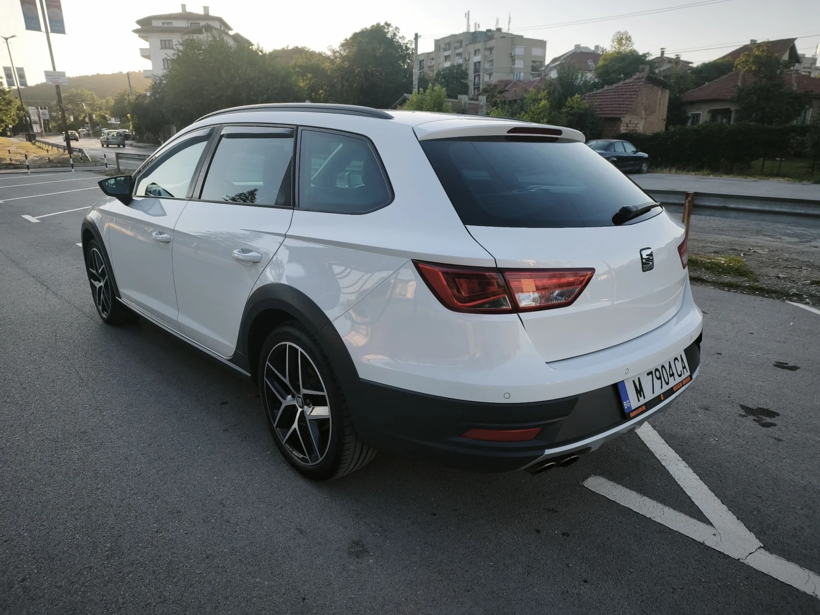 Seat Leon 2.0TDi XPerience 4Drive, снимка 3 - Автомобили и джипове - 55225522