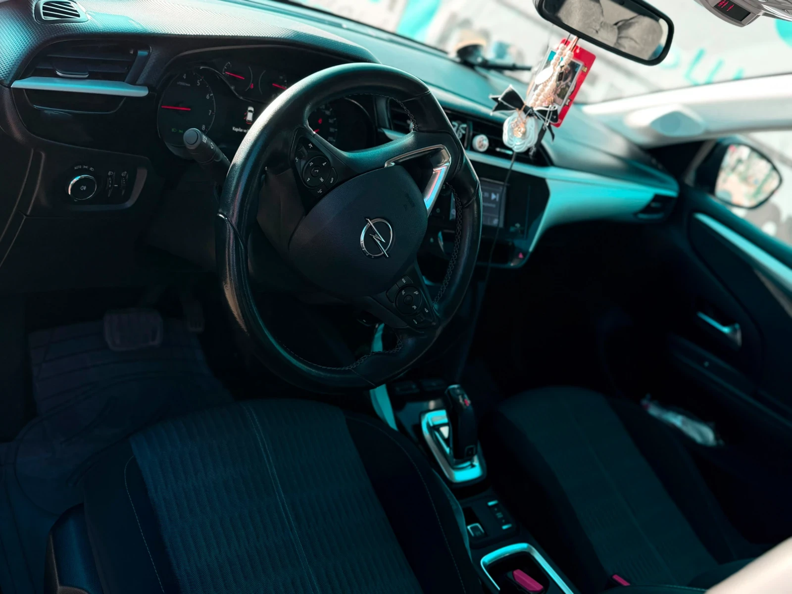 Opel Corsa 1.2mpi AT8, снимка 6 - Автомобили и джипове - 55237017