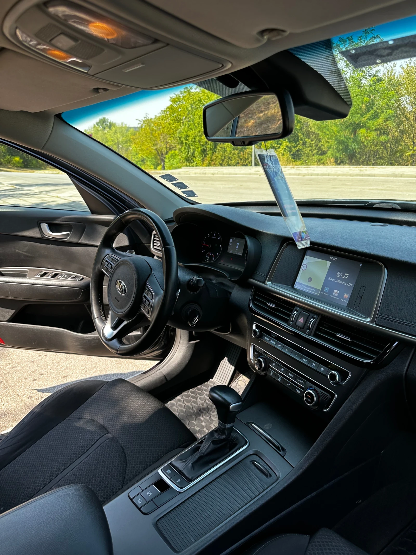 Kia Optima 1.7 CRDi 141 hp, снимка 10 - Автомобили и джипове - 56713271