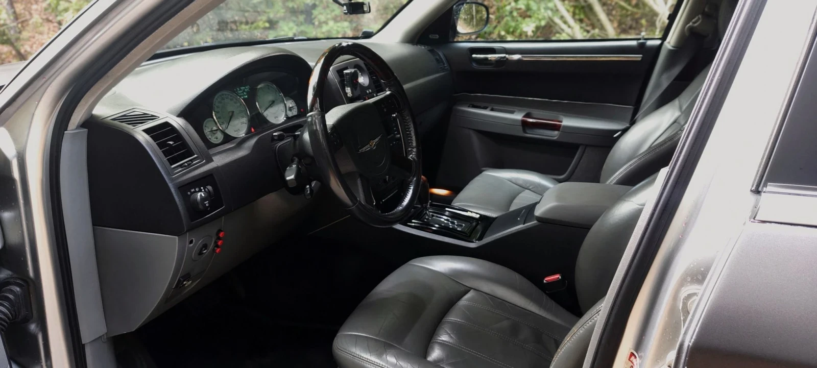 Chrysler 300c 5.7AWD, снимка 7 - Автомобили и джипове - 56136041