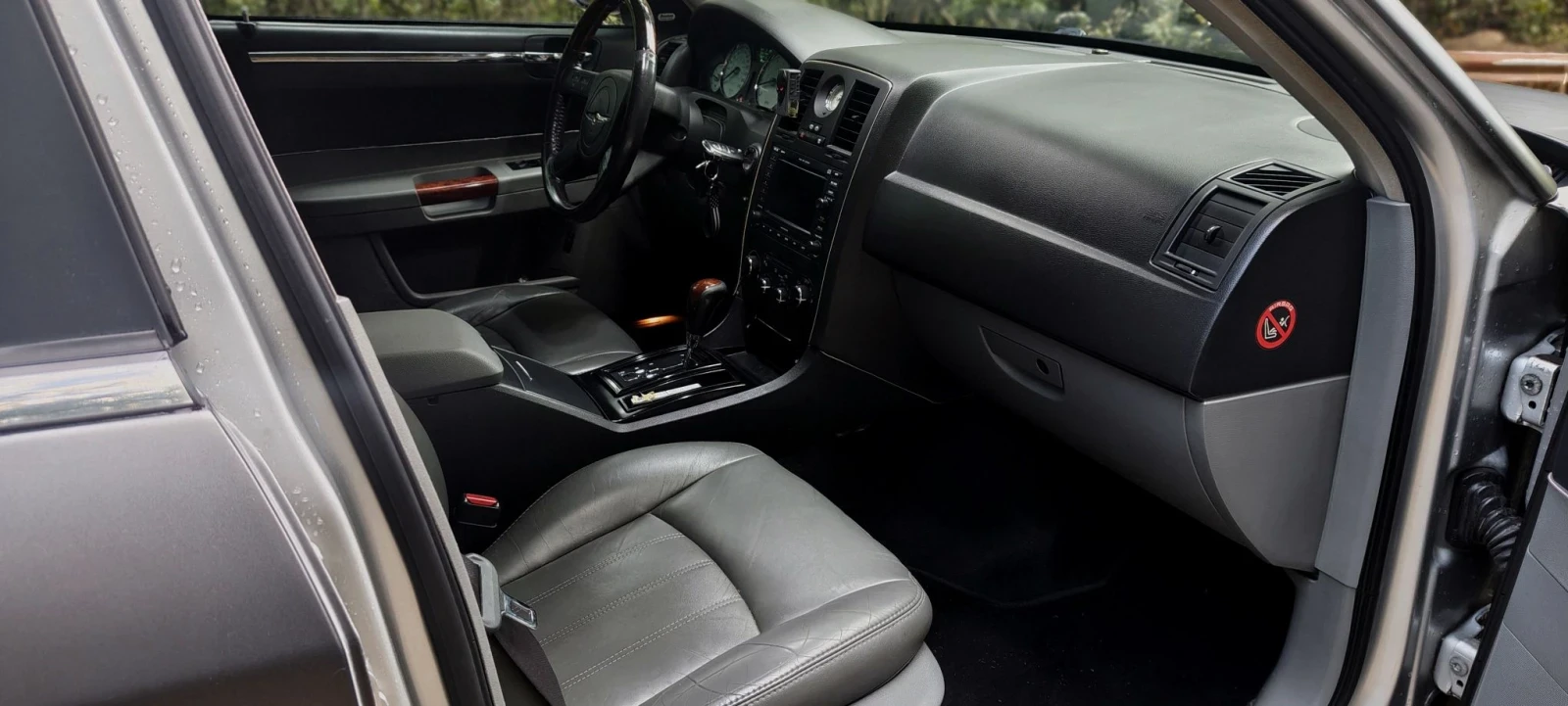 Chrysler 300c 5.7AWD, снимка 10 - Автомобили и джипове - 56136041