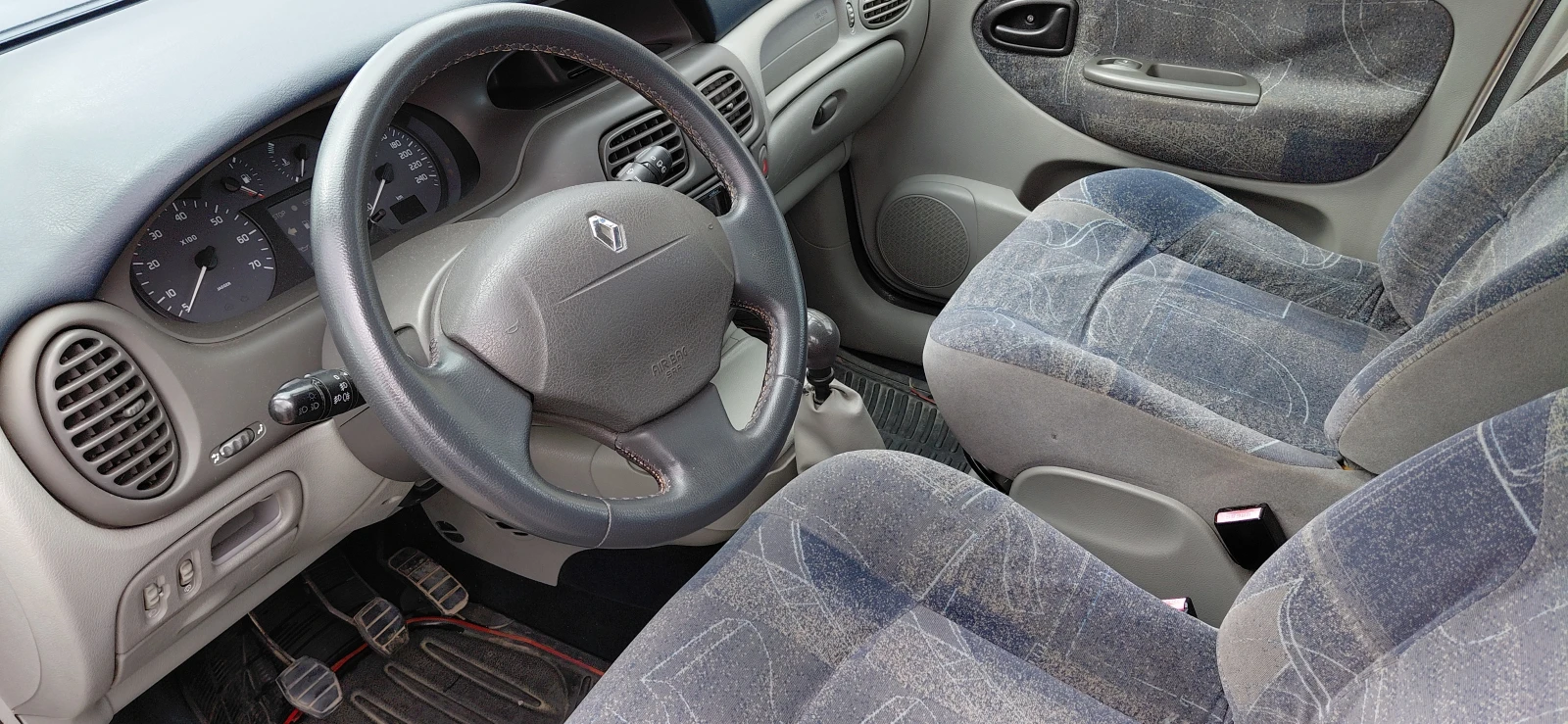 Renault Scenic, снимка 5 - Автомобили и джипове - 56273126
