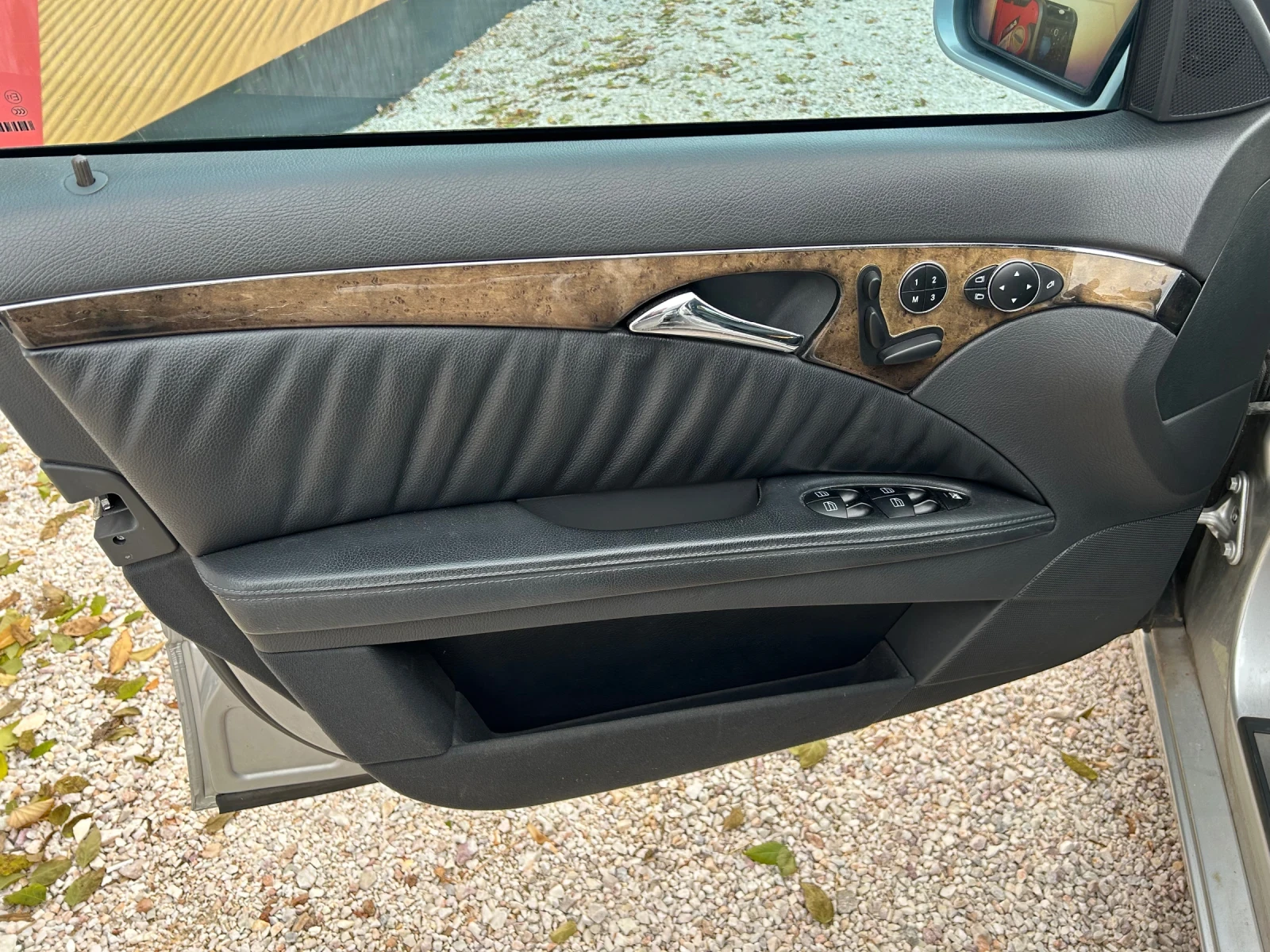 Mercedes-Benz E 320 4 MATIC LPG, снимка 10 - Автомобили и джипове - 56741931