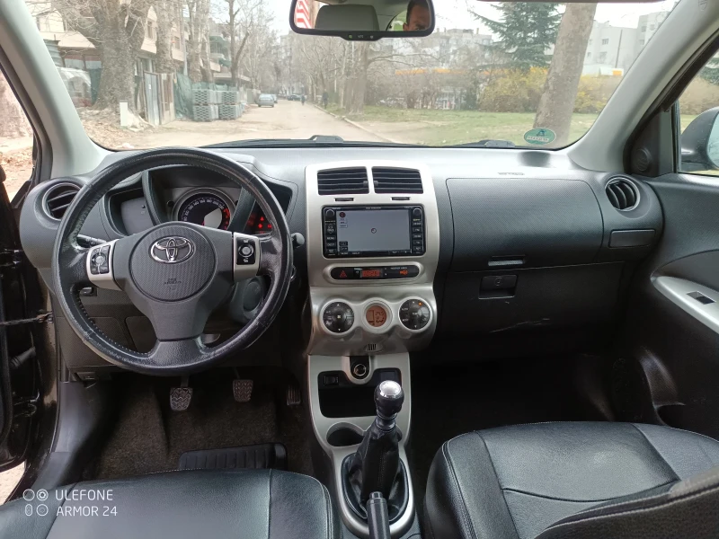 Toyota Urban Cruiser 1.4 90к нави кожа, снимка 10 - Автомобили и джипове - 49503841