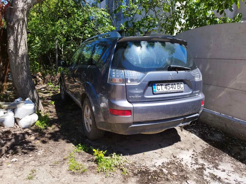 Mitsubishi Outlander, снимка 3 - Автомобили и джипове - 52591193
