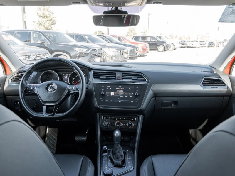 VW Tiguan * Comfortline* 4Motion* АвтоКреди* (ЦЕНА ДО БГ), снимка 13 - Автомобили и джипове - 52656602