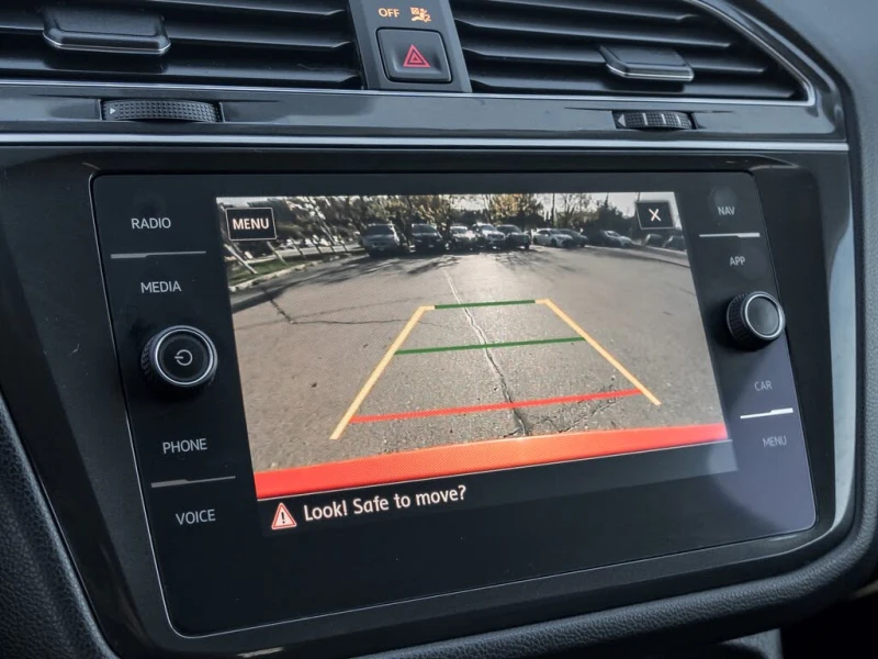 VW Tiguan * Comfortline* 4Motion* АвтоКреди* (ЦЕНА ДО БГ), снимка 14 - Автомобили и джипове - 52656602