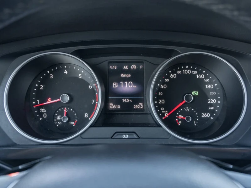 VW Tiguan * Comfortline* 4Motion* АвтоКреди* (ЦЕНА ДО БГ), снимка 12 - Автомобили и джипове - 52656602