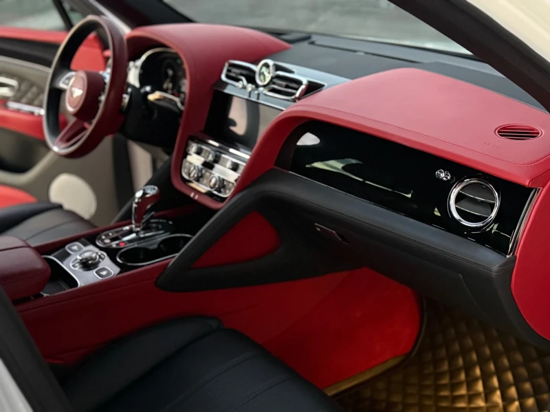 Bentley Bentayga V8, S, снимка 10 - Автомобили и джипове - 53292220