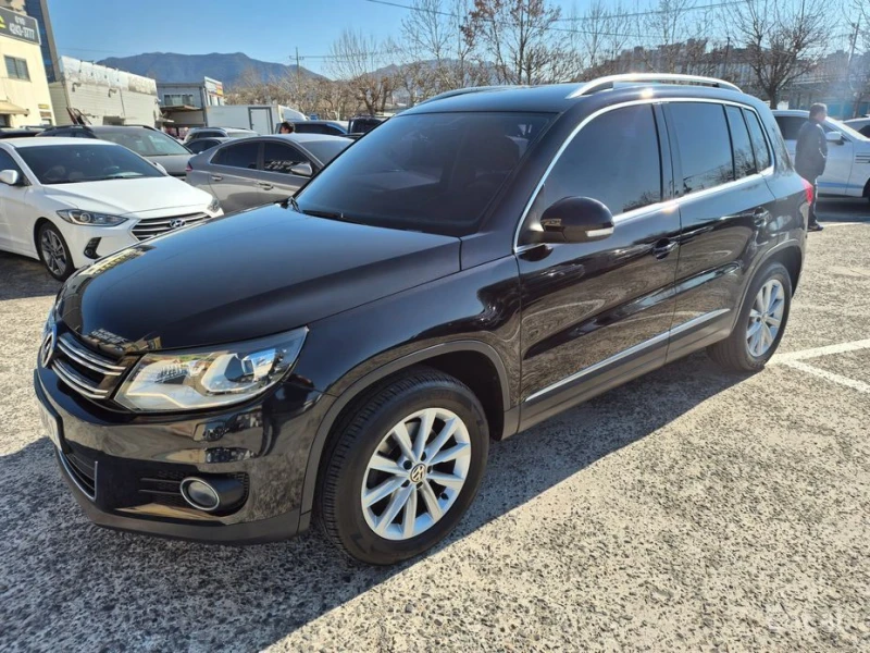 VW Tiguan, снимка 3 - Автомобили и джипове - 53530134