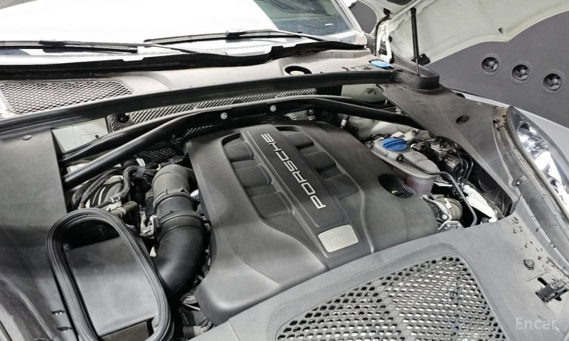 Porsche Macan, снимка 6 - Автомобили и джипове - 53534201