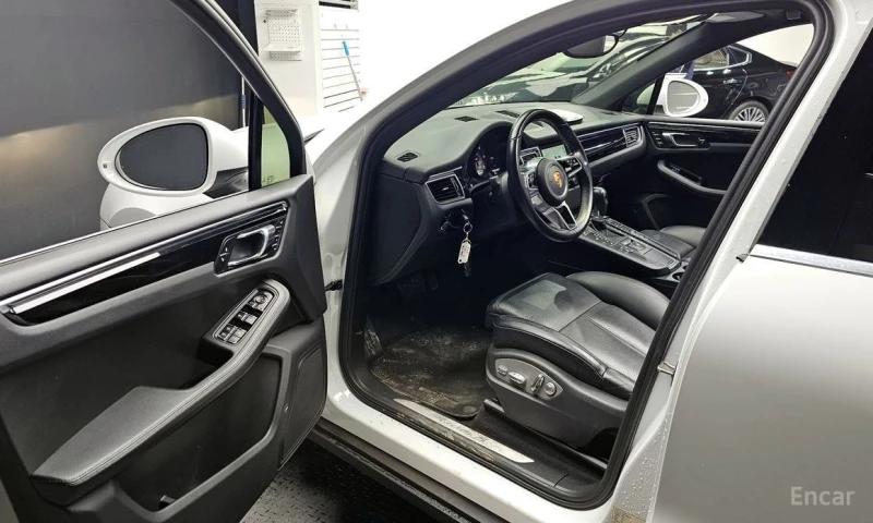 Porsche Macan, снимка 10 - Автомобили и джипове - 53534201