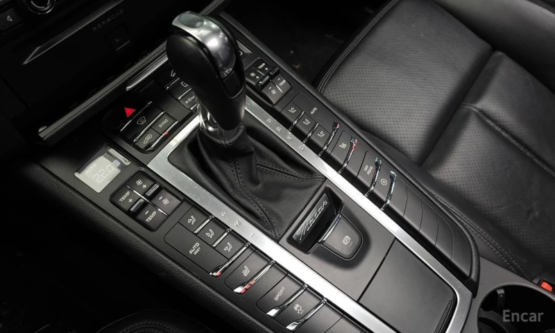 Porsche Macan, снимка 9 - Автомобили и джипове - 53534201