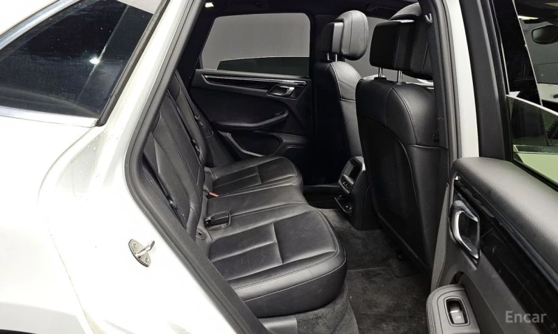 Porsche Macan, снимка 12 - Автомобили и джипове - 53534201