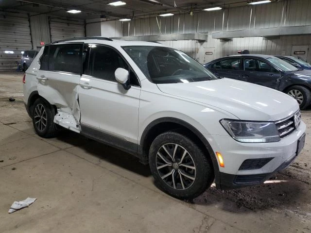 VW Tiguan, снимка 4 - Автомобили и джипове - 49535427