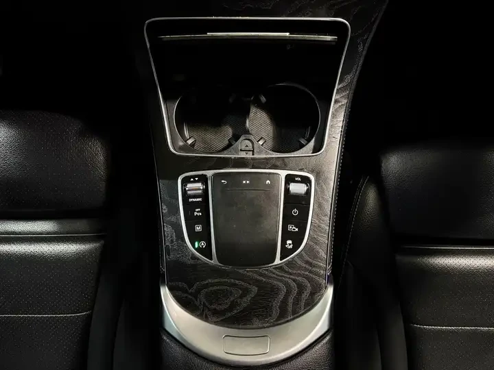 Mercedes-Benz GLC 300 AMG* Burmester* КОЖА* ПОДГРЕВ* ДИГ.ТАБЛО* ЛИЗИНГ, снимка 15 - Автомобили и джипове - 55704989