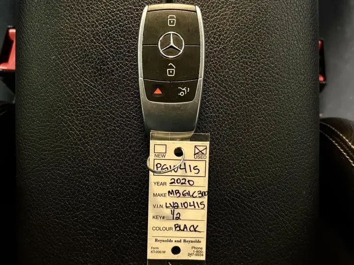Mercedes-Benz GLC 300 AMG* Burmester* КОЖА* ПОДГРЕВ* ДИГ.ТАБЛО* ЛИЗИНГ, снимка 9 - Автомобили и джипове - 55704989