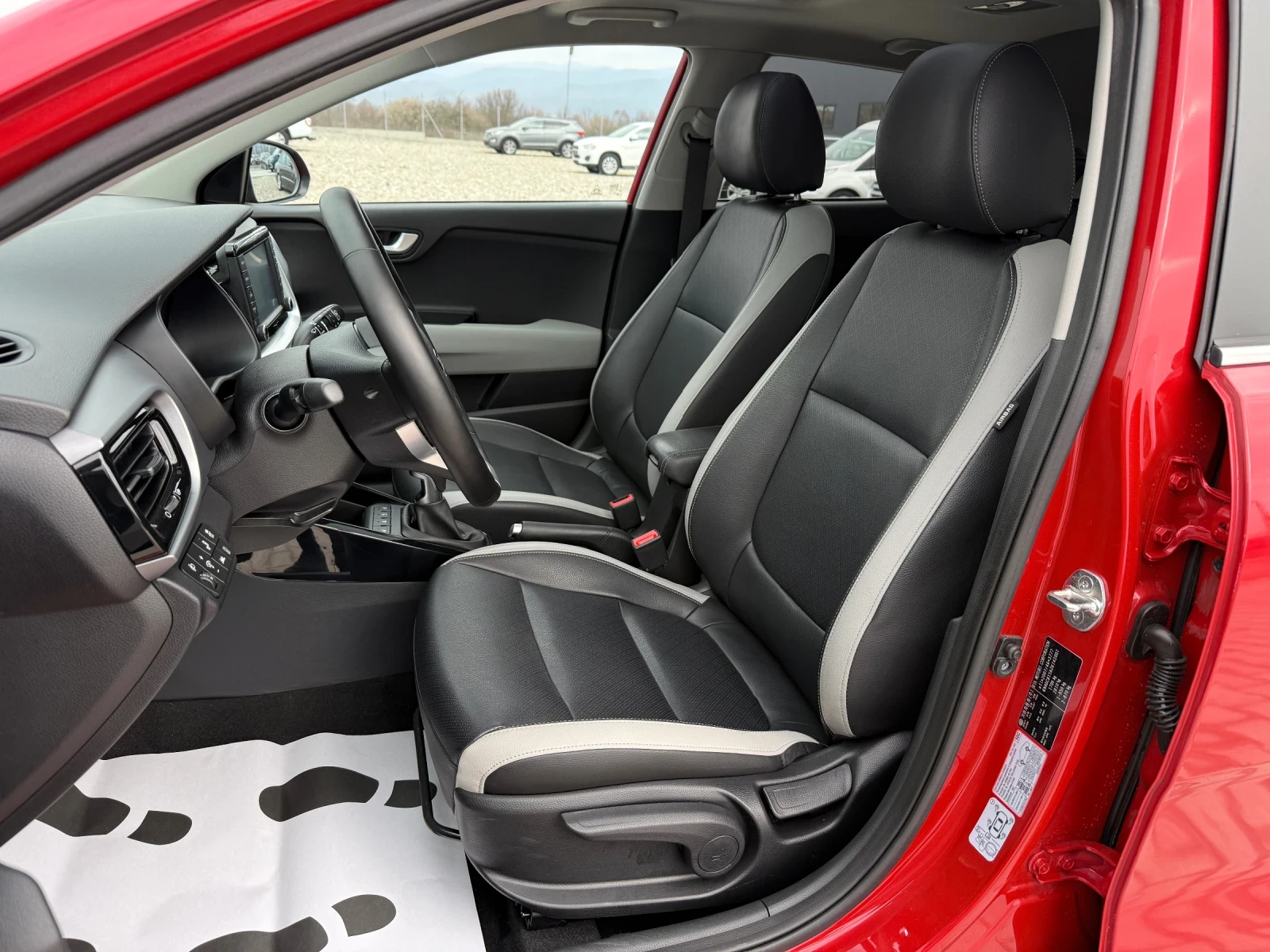 Kia Stonic 1.6 CRDI NAVI  CAMERA , снимка 10 - Автомобили и джипове - 53873333