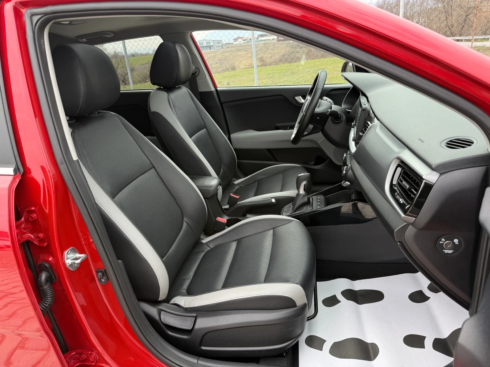 Kia Stonic 1.6 CRDI NAVI  CAMERA , снимка 12 - Автомобили и джипове - 53873333