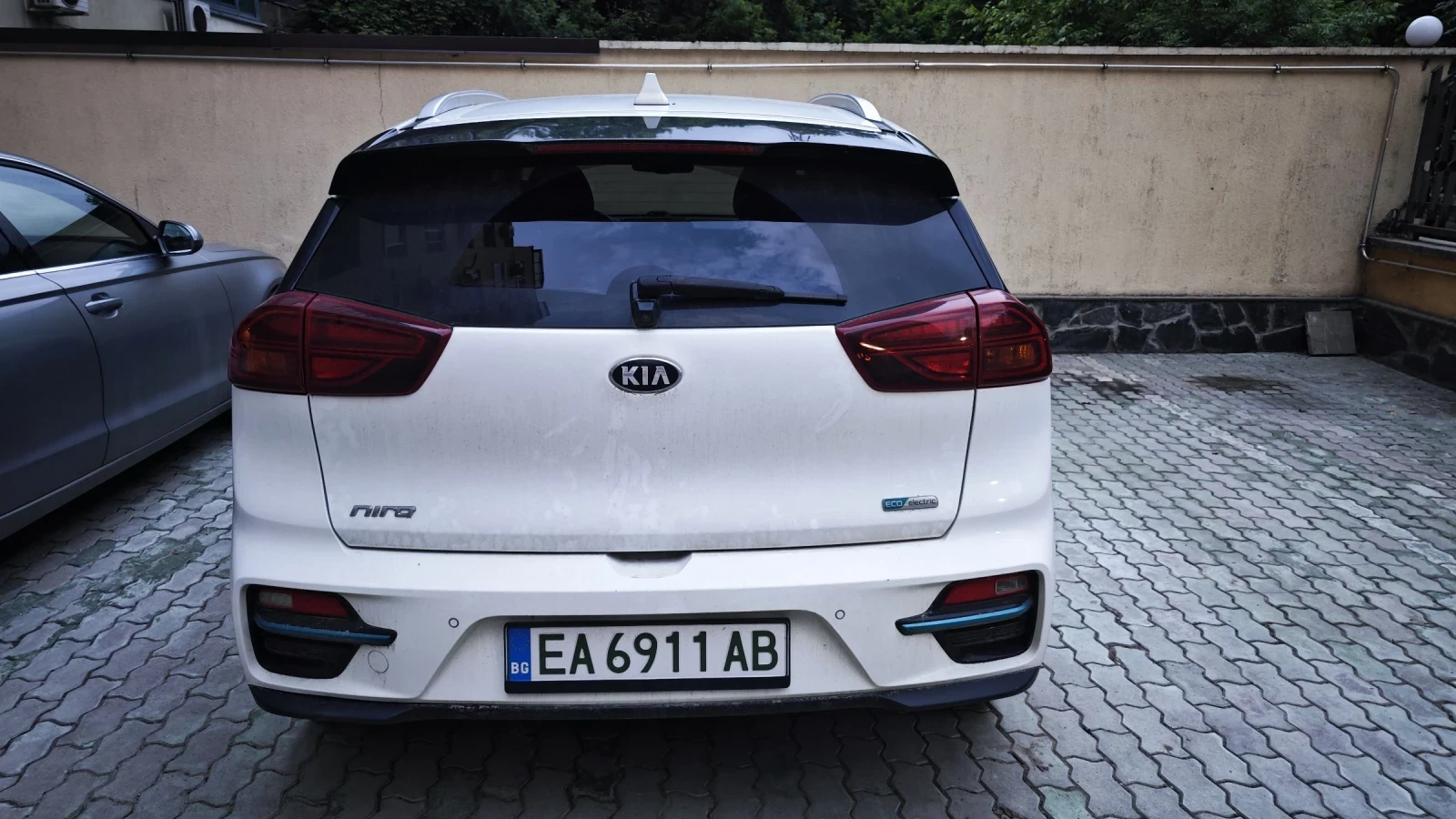 Kia Niro, снимка 4 - Автомобили и джипове - 54640528