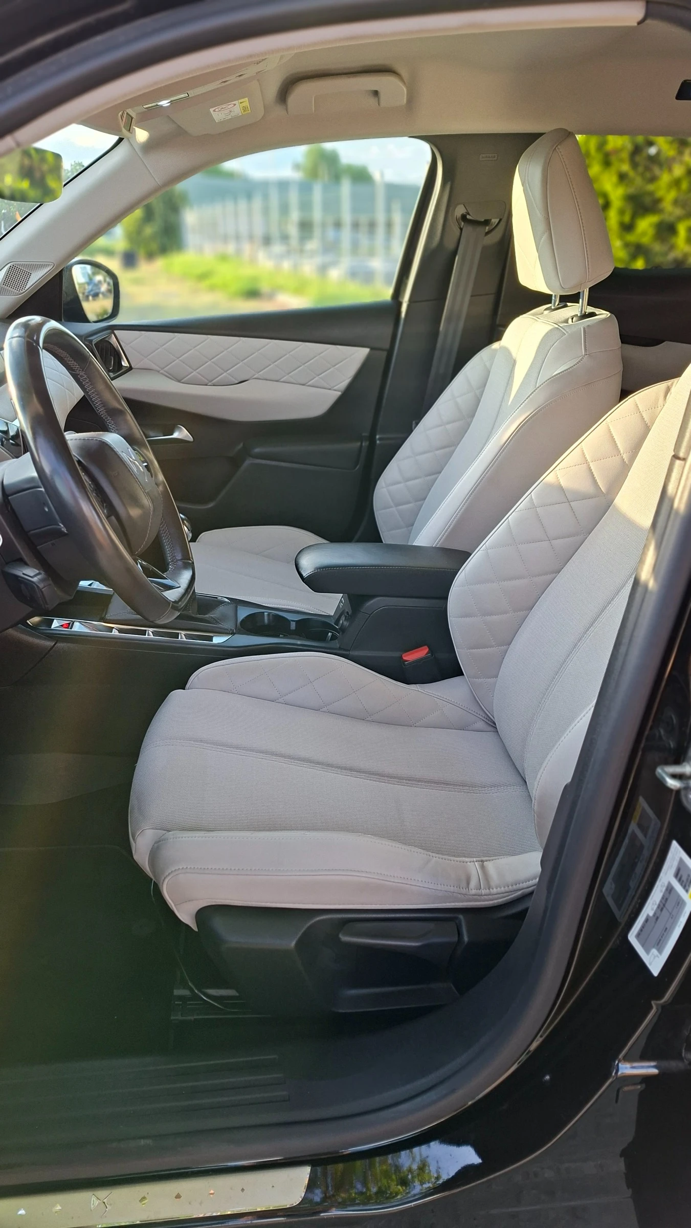 DS DS 3 Crossback 1.5HDi Lux So Chic, снимка 9 - Автомобили и джипове - 54655888