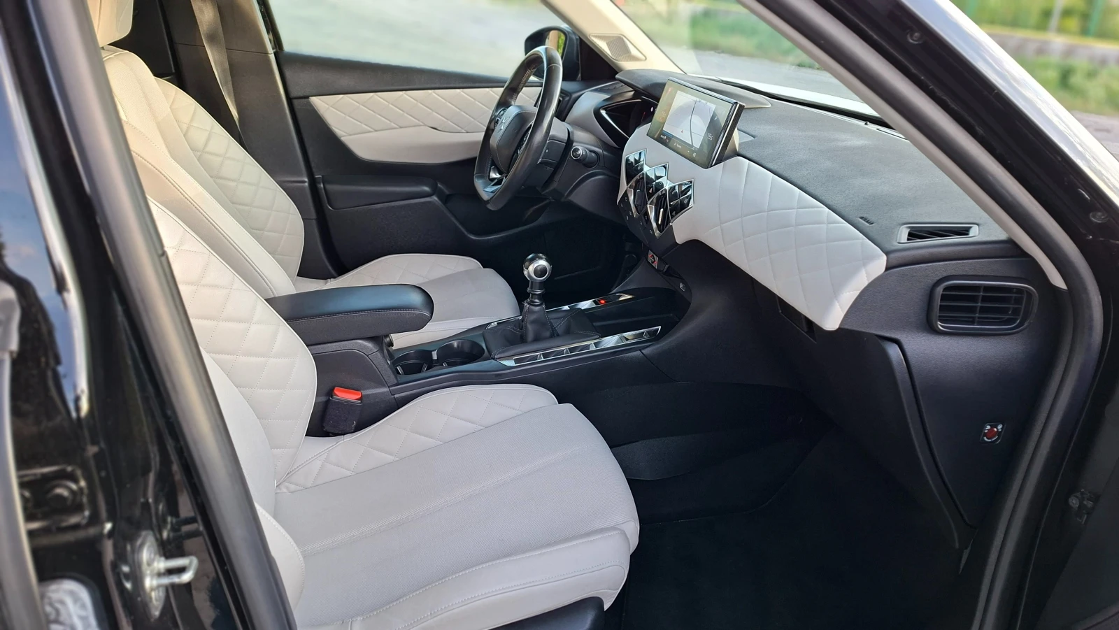 DS DS 3 Crossback 1.5HDi Lux So Chic, снимка 11 - Автомобили и джипове - 54655888