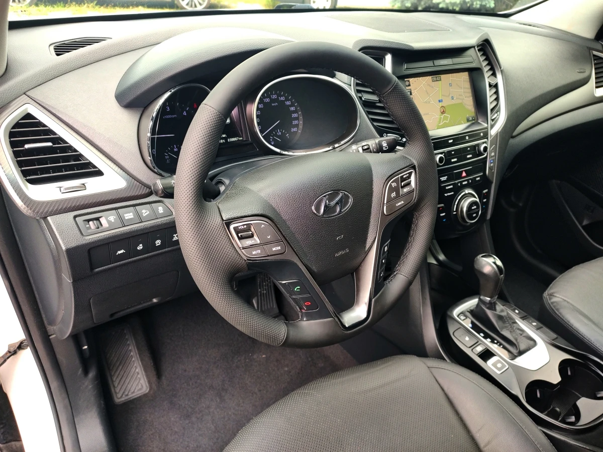 Hyundai Santa fe 2.2D 200hp 4x4 FACELIFT/PANORAMA/KEYLESS/NAVI/LED, снимка 9 - Автомобили и джипове - 54656266