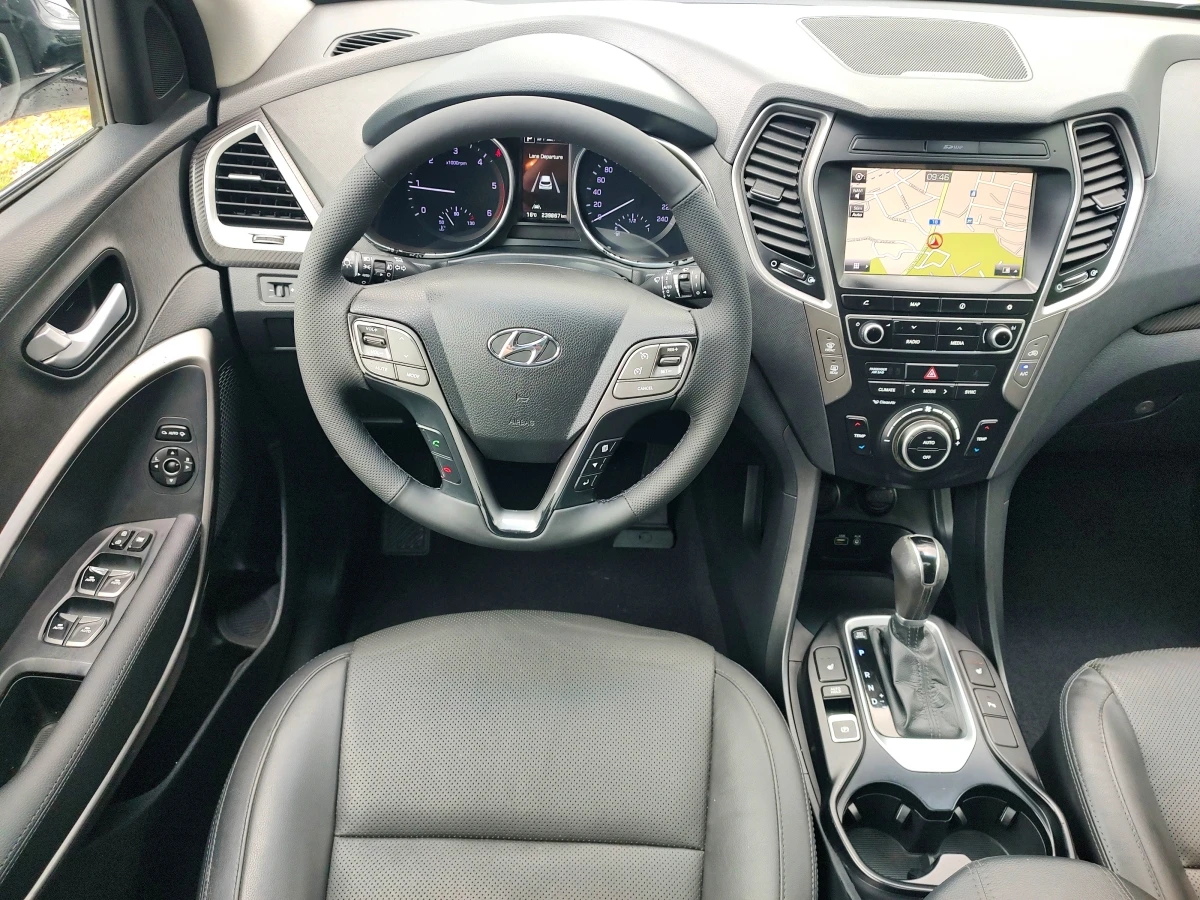 Hyundai Santa fe 2.2D 200hp 4x4 FACELIFT/PANORAMA/KEYLESS/NAVI/LED, снимка 12 - Автомобили и джипове - 54656266