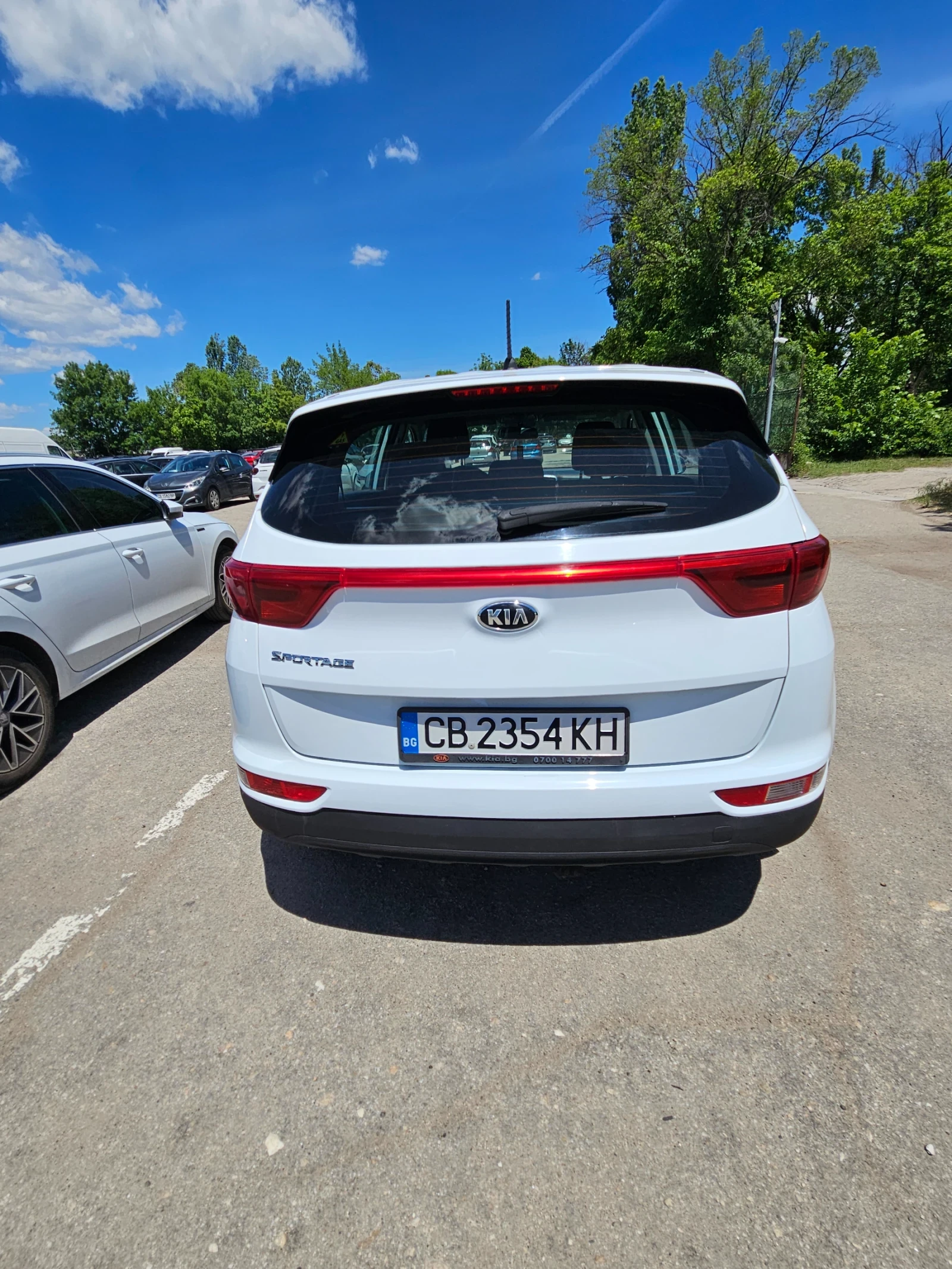 Kia Sportage 1.6, снимка 2 - Автомобили и джипове - 54713813