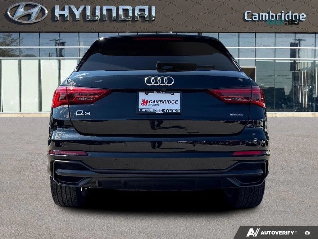 Audi Q3 QUATTRO* PREMIUM PLUS* АвтоКредит(ЦЕНА ДО БГ), снимка 4 - Автомобили и джипове - 54790426