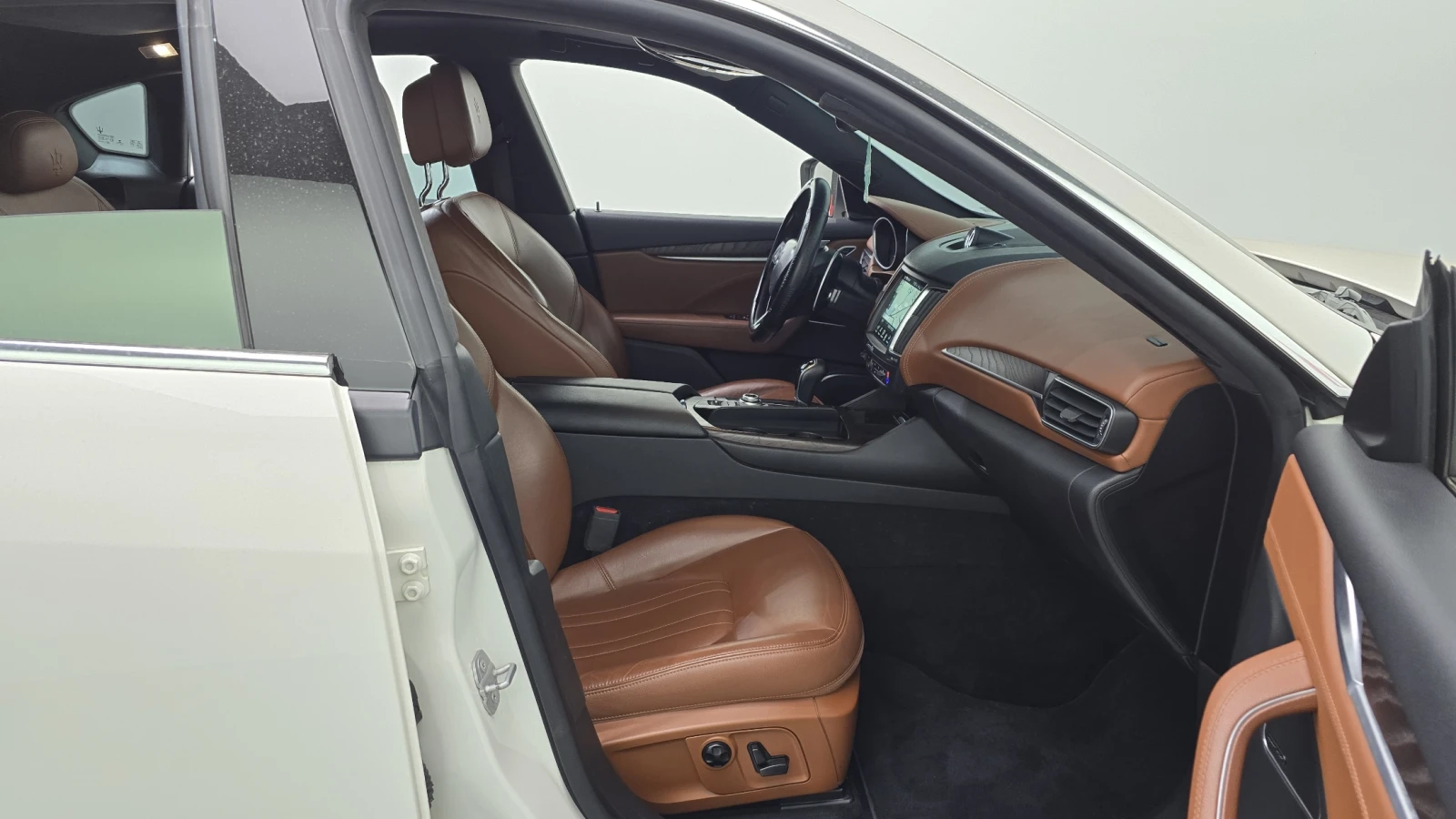 Maserati Levante 3.0D* V6* Q4* AT, снимка 14 - Автомобили и джипове - 54874610